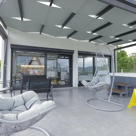 Vikendica Danka Pool House Usije