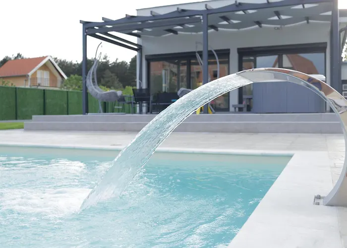 Danka Pool House * Usije